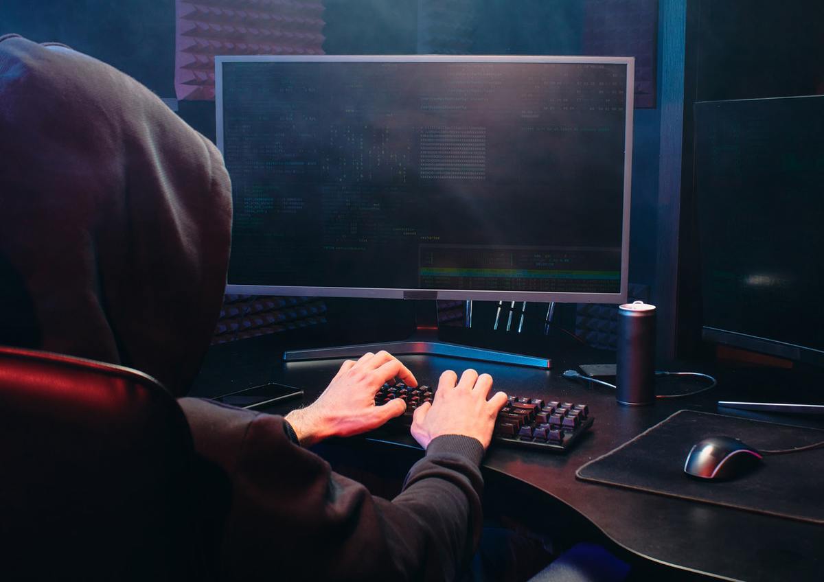 How to tell the difference between a phishing scam and a legitimate e-mail