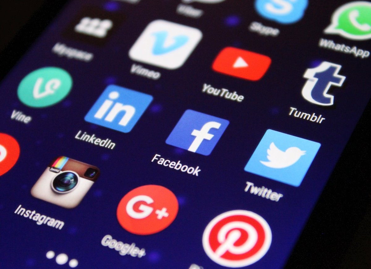 The Power of Boosting: Why Paid Facebook Ads Outshine Organic Reach